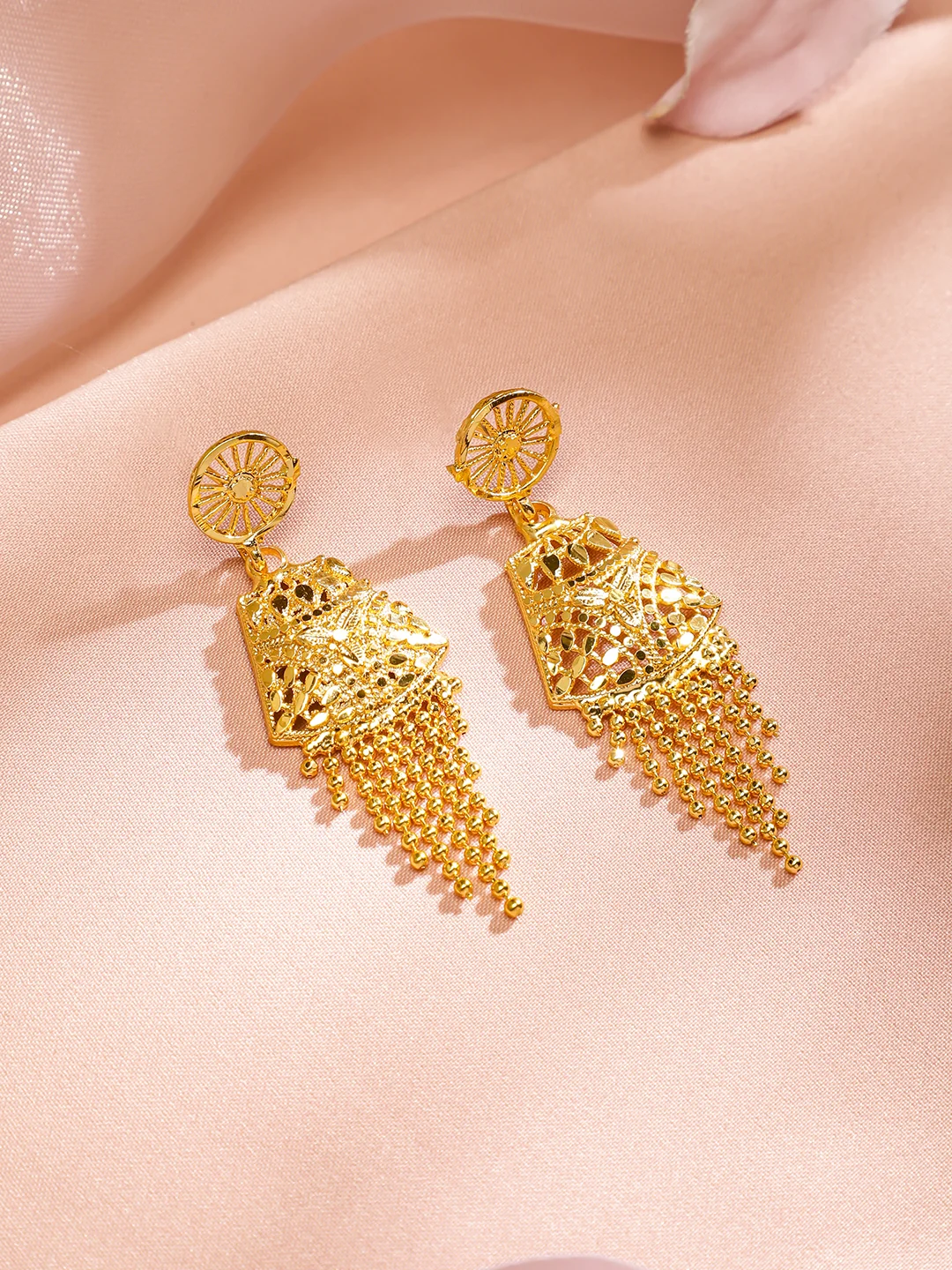 Regal Filigree Gold Collar — view 3
