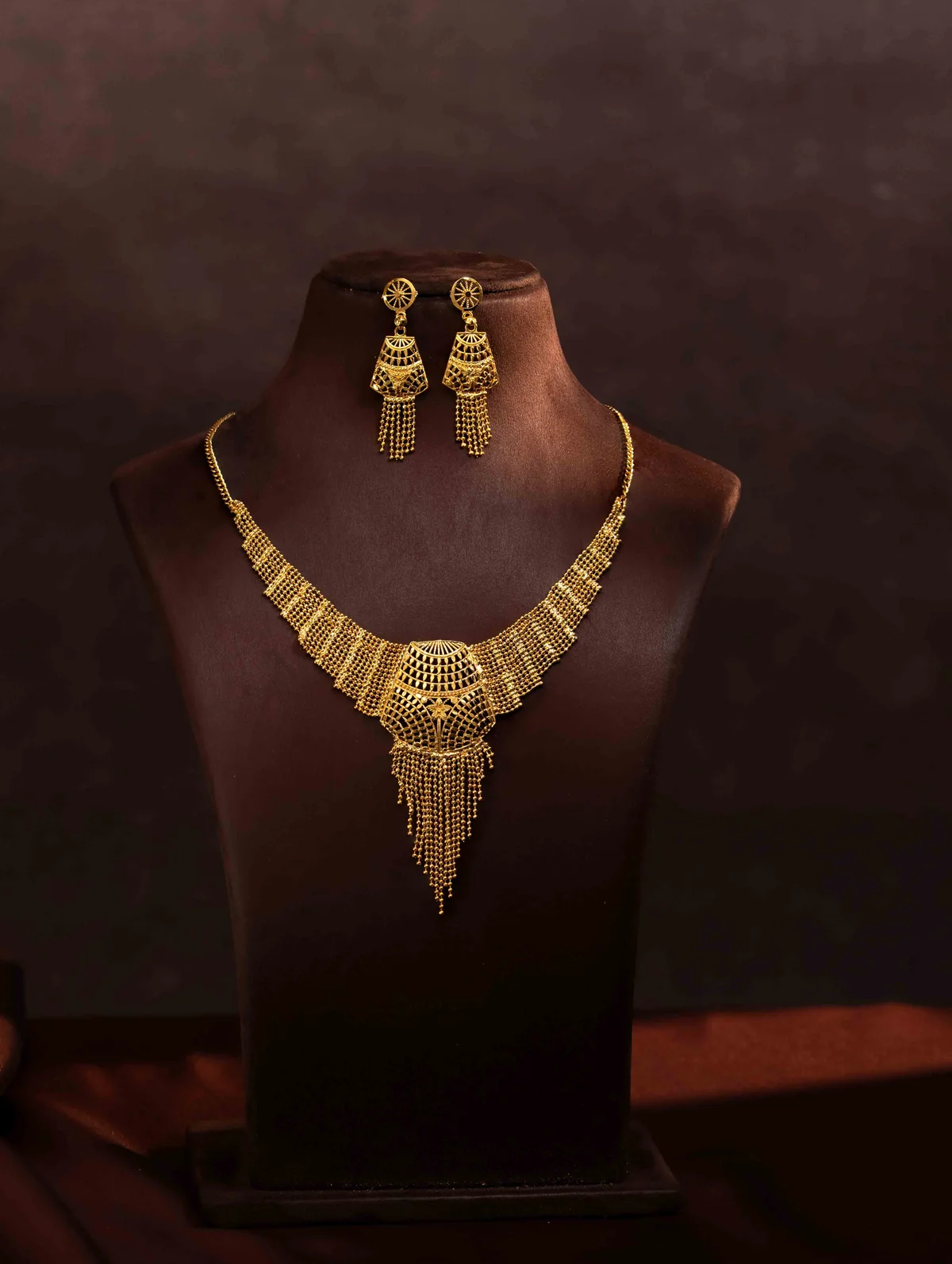 Regal Filigree Gold Collar — view 4