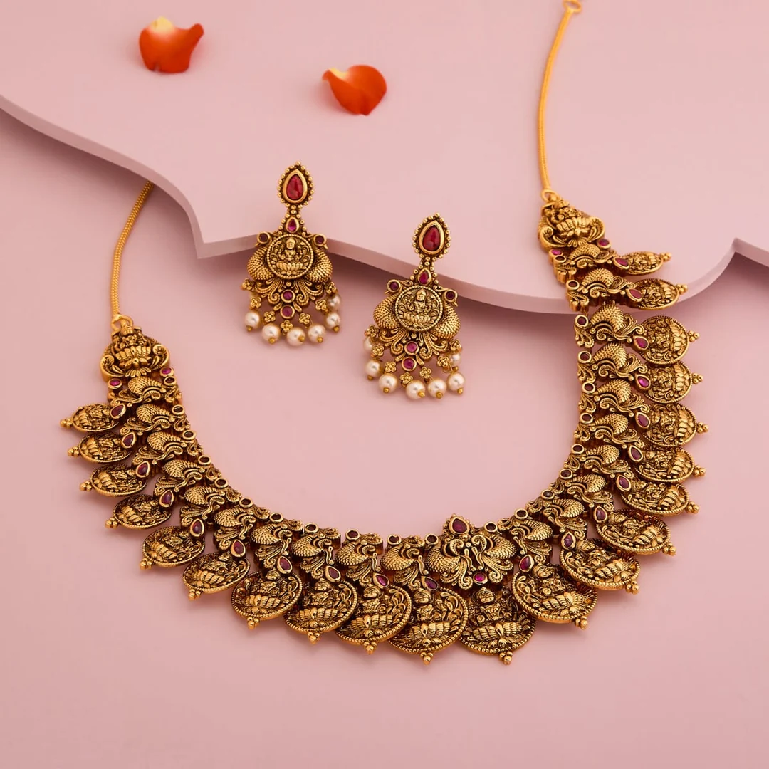 Nakshatra Kemp Stone Choker