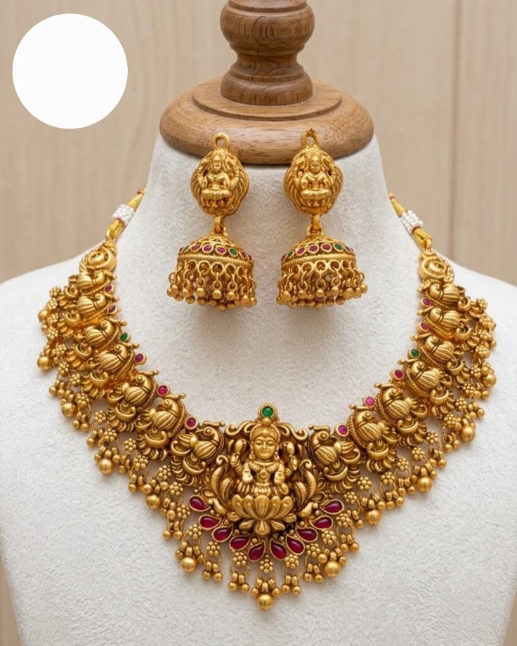 Lakshmi Temple and Antique Necklace — view 2
