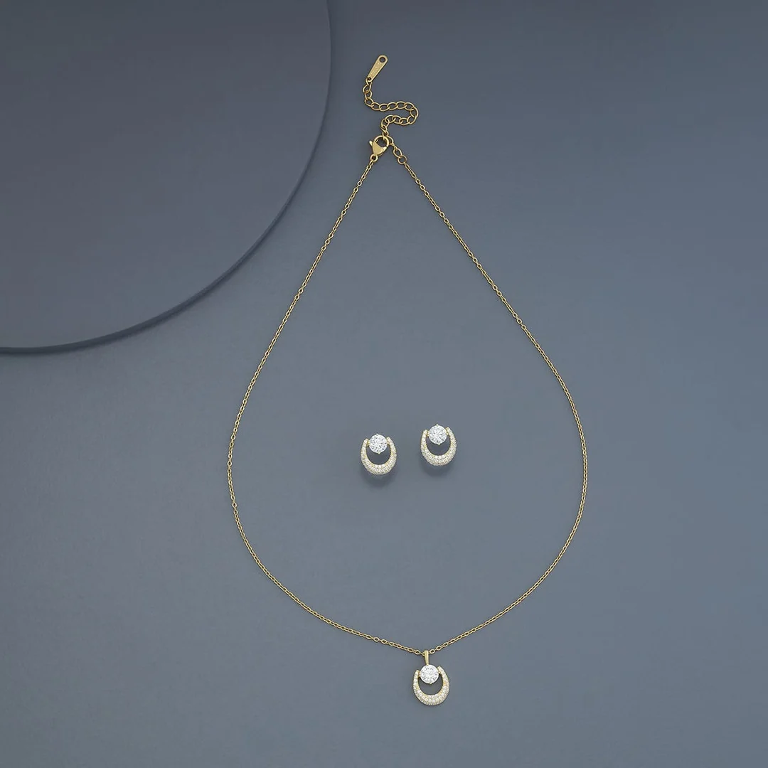 Tiny Heart Silhouette Necklace