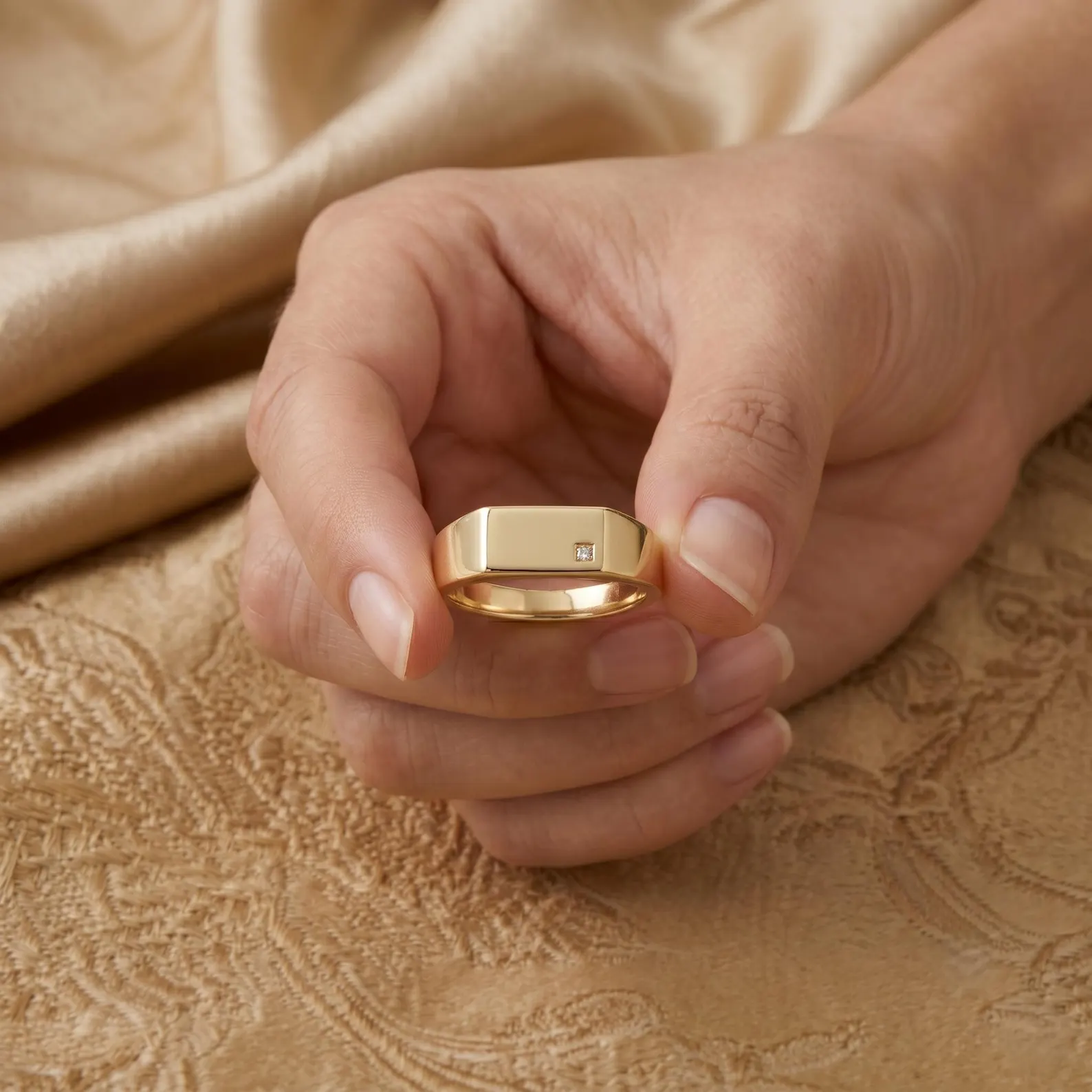 Modern Men's Signet Ring — view 6