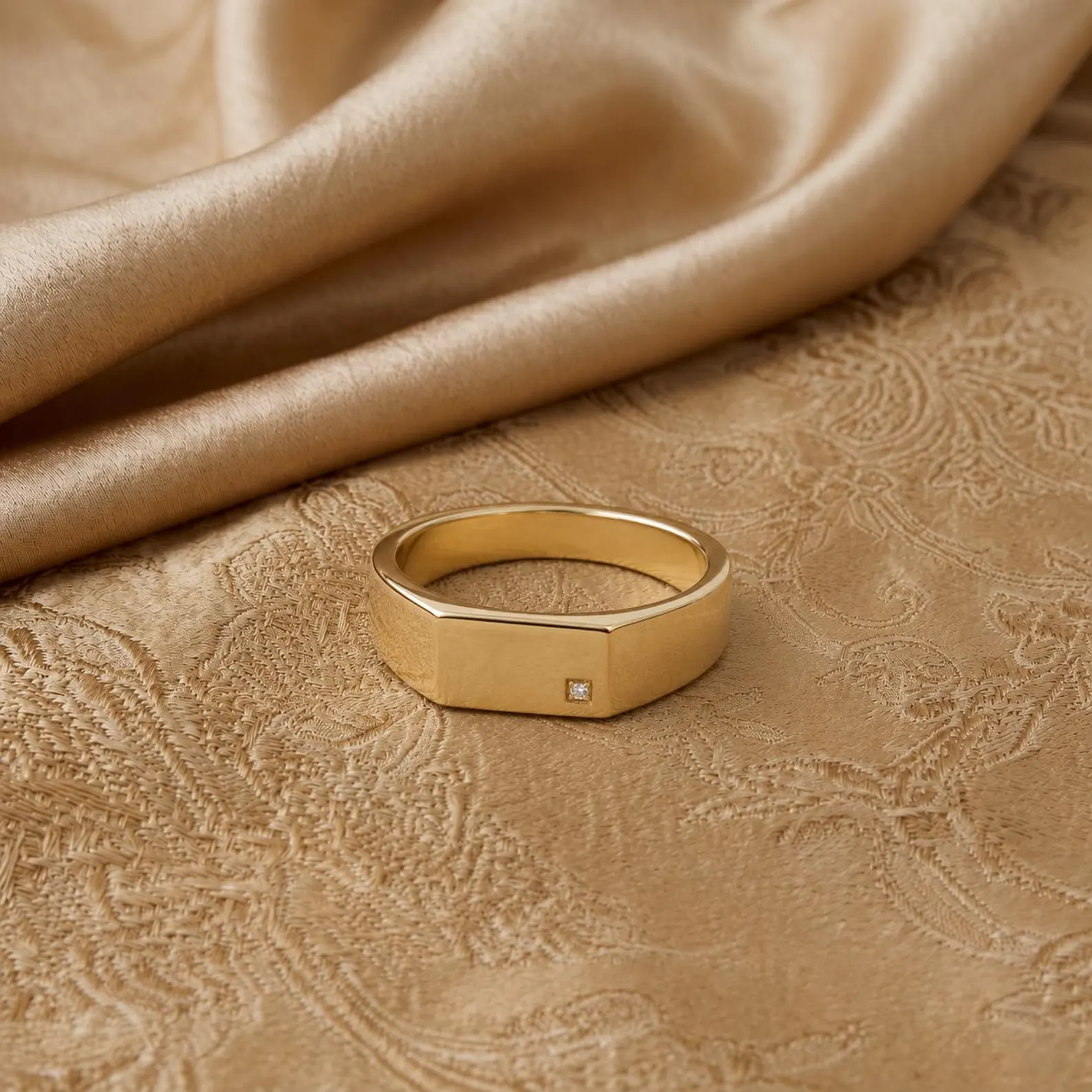 Modern Men's Signet Ring