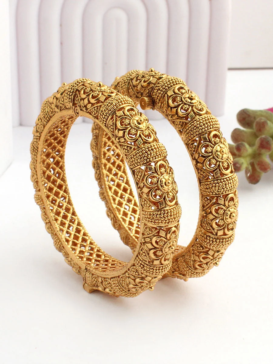 Engraved Traditional Kada