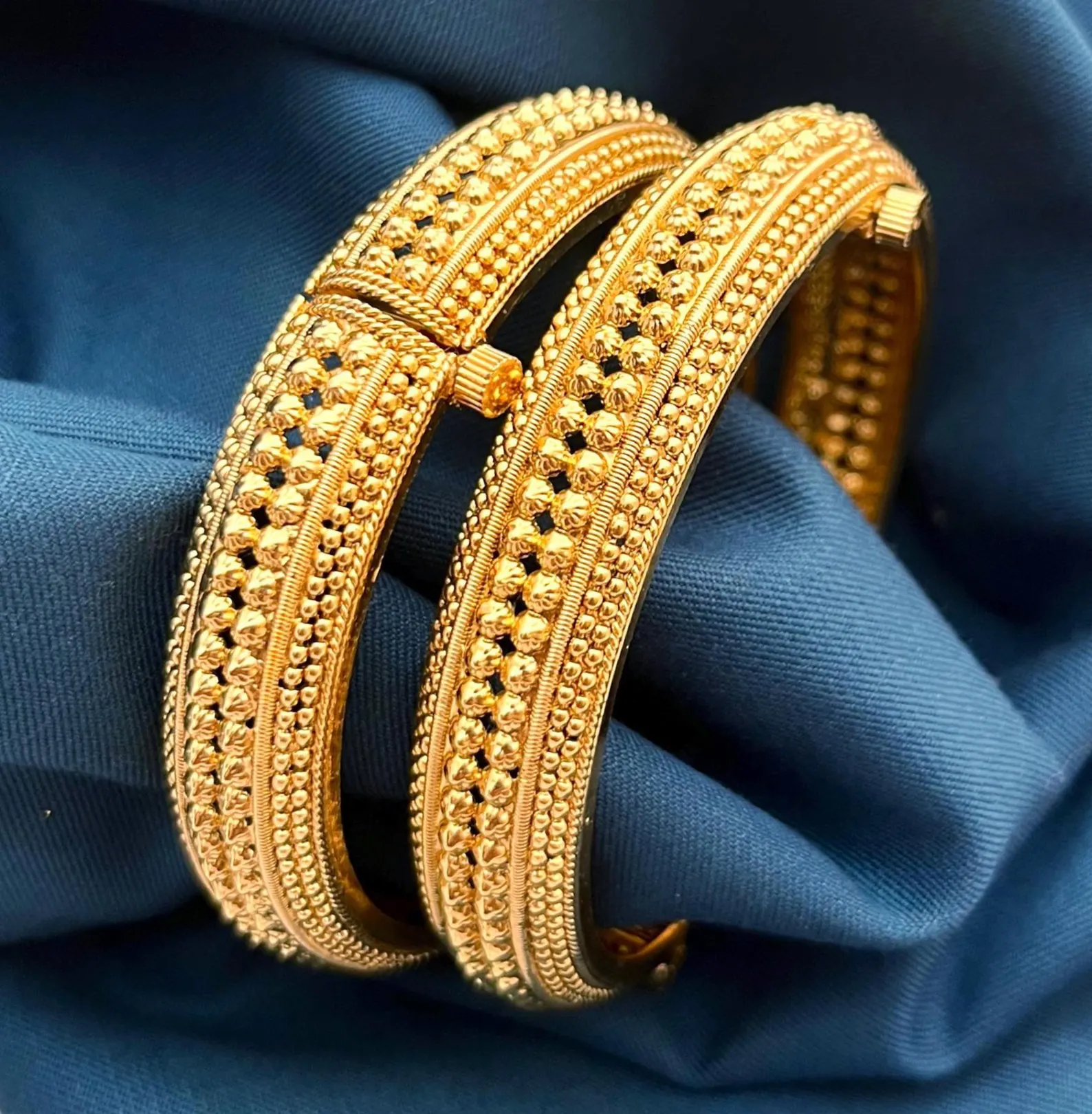 Textured Kada Bangle