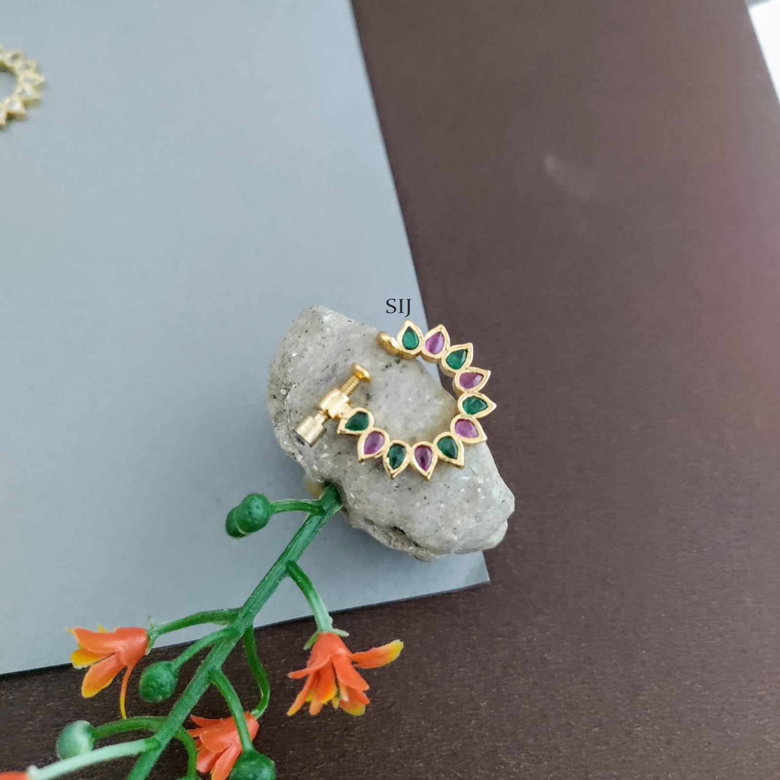 Traditional Gold Nose Pin