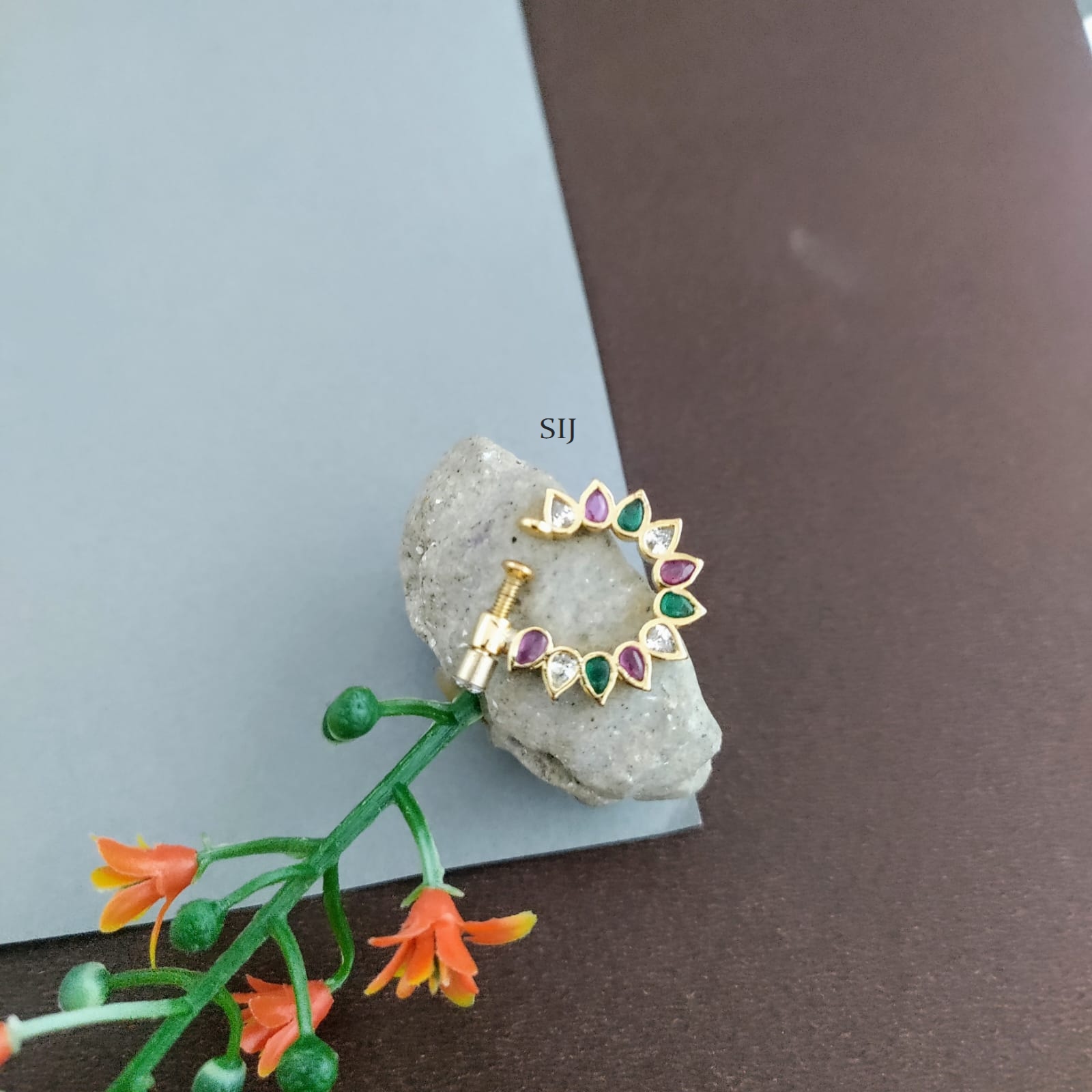 Traditional Gold Nose Pin — view 2