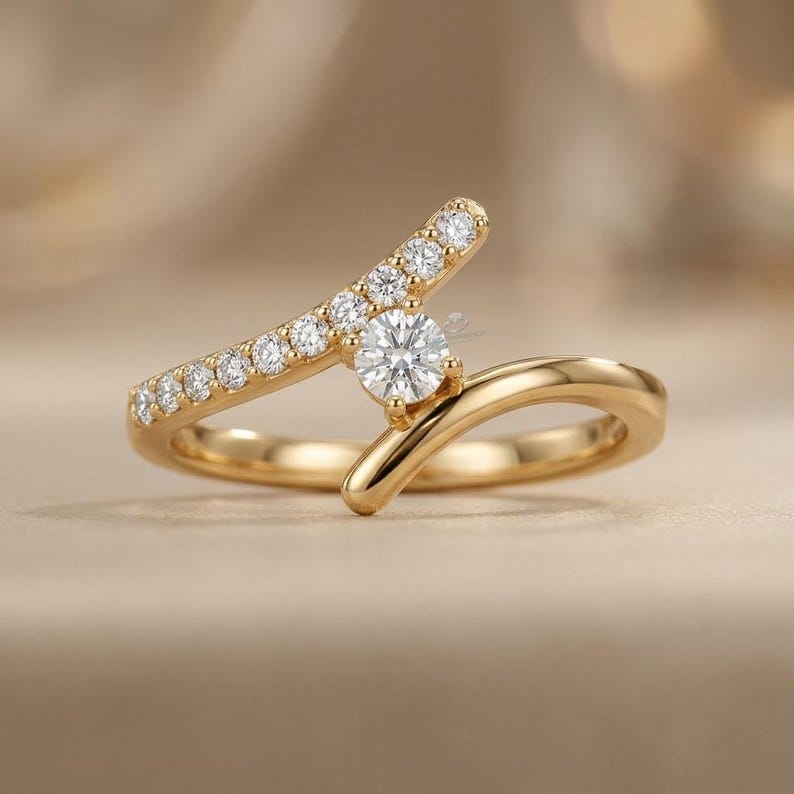 Elegant Halo Ring — view 2
