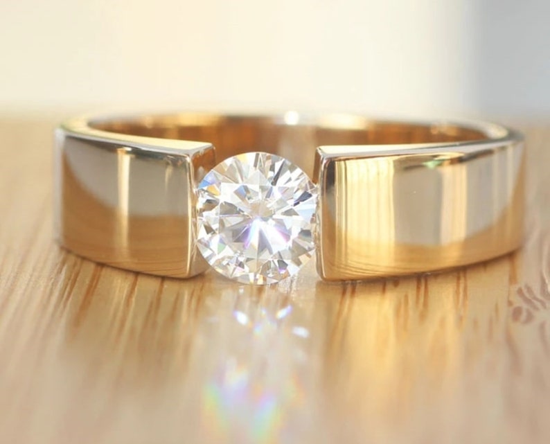 Vintage Solitaire Ring — view 4