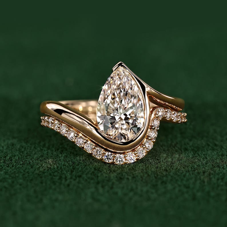 Royal Diamond Ring