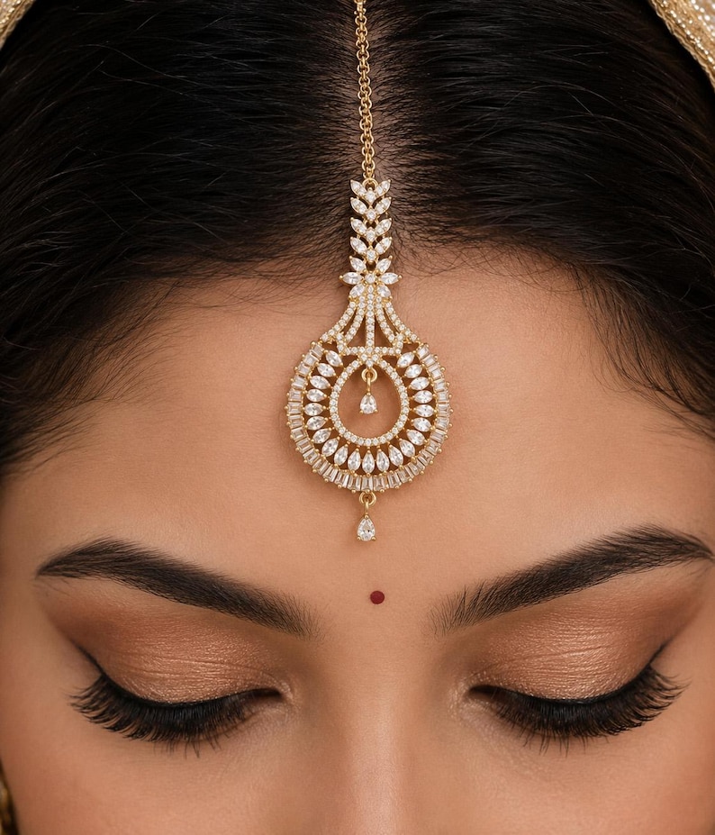 Delicate Maang Tikka — view 3