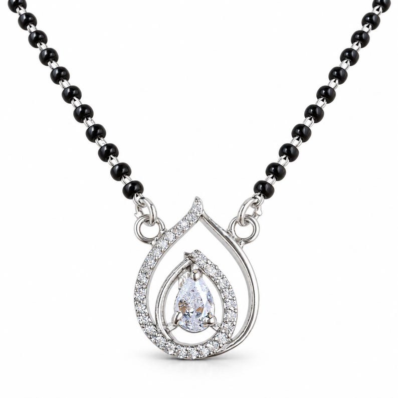 Classic Black Bead Design — view 9