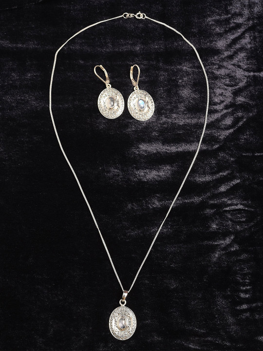 Silver Chain Pendant Set