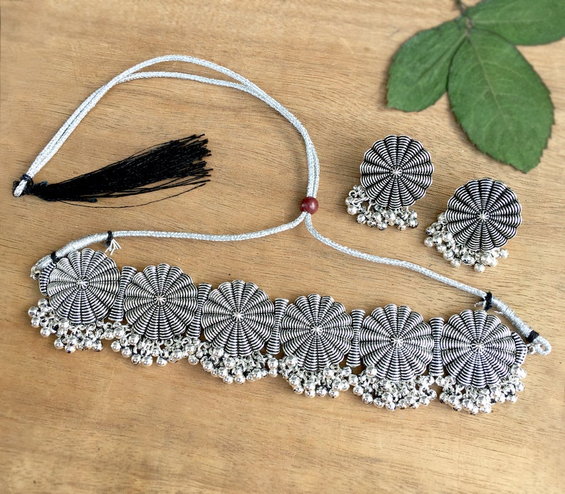Simple Antique Chain — view 2