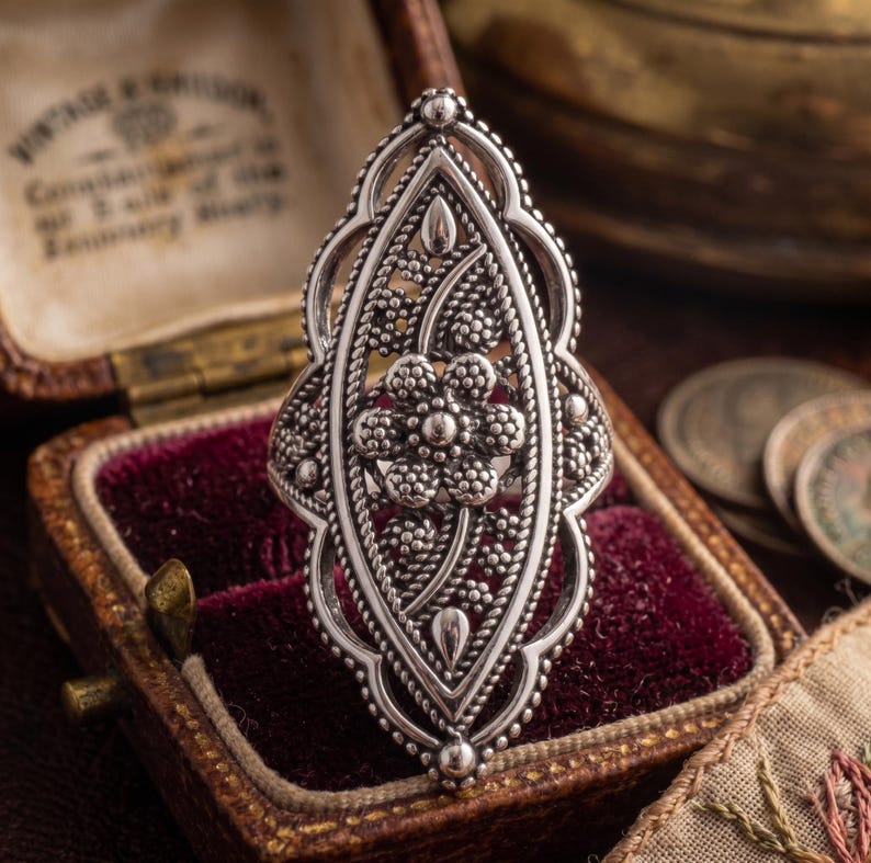 Everyday Traditional Ring — view 5