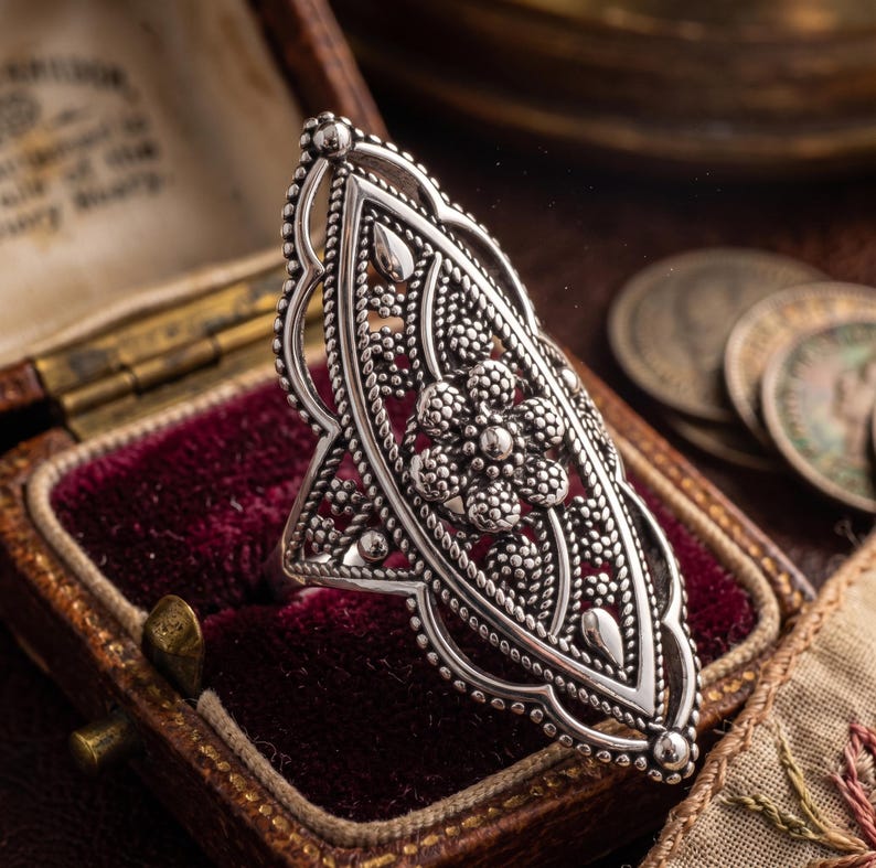 Everyday Traditional Ring — view 7