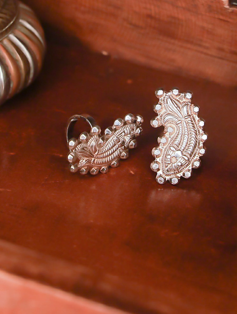 Antique Jadau Toering — view 2