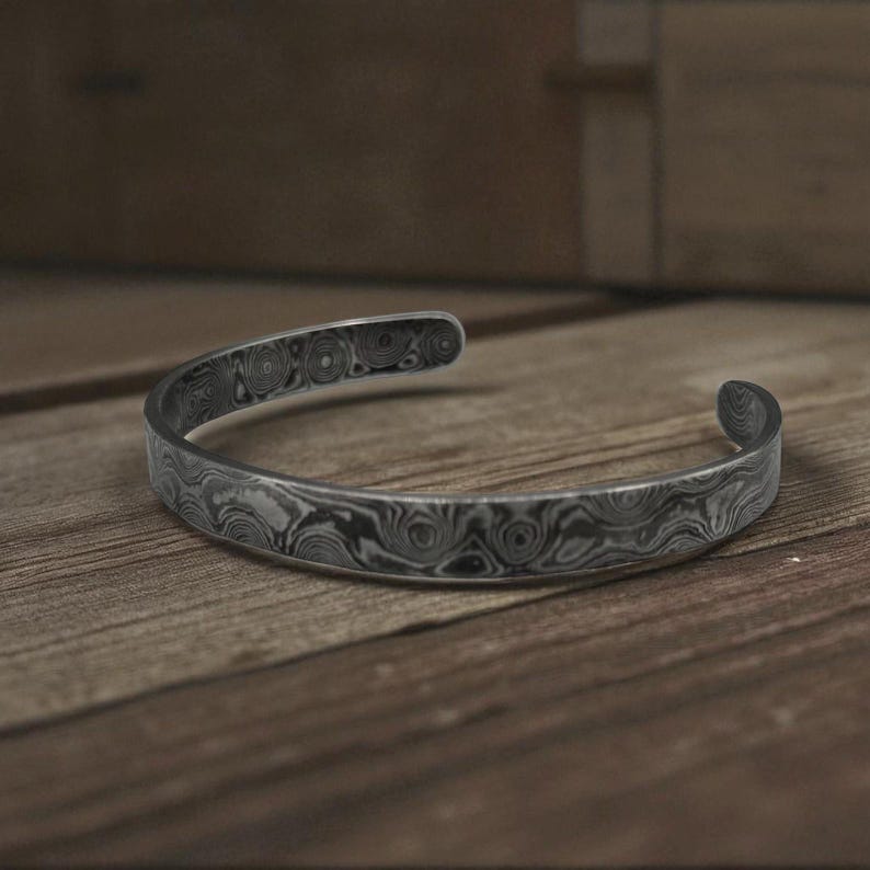 Modern Open-End Kada