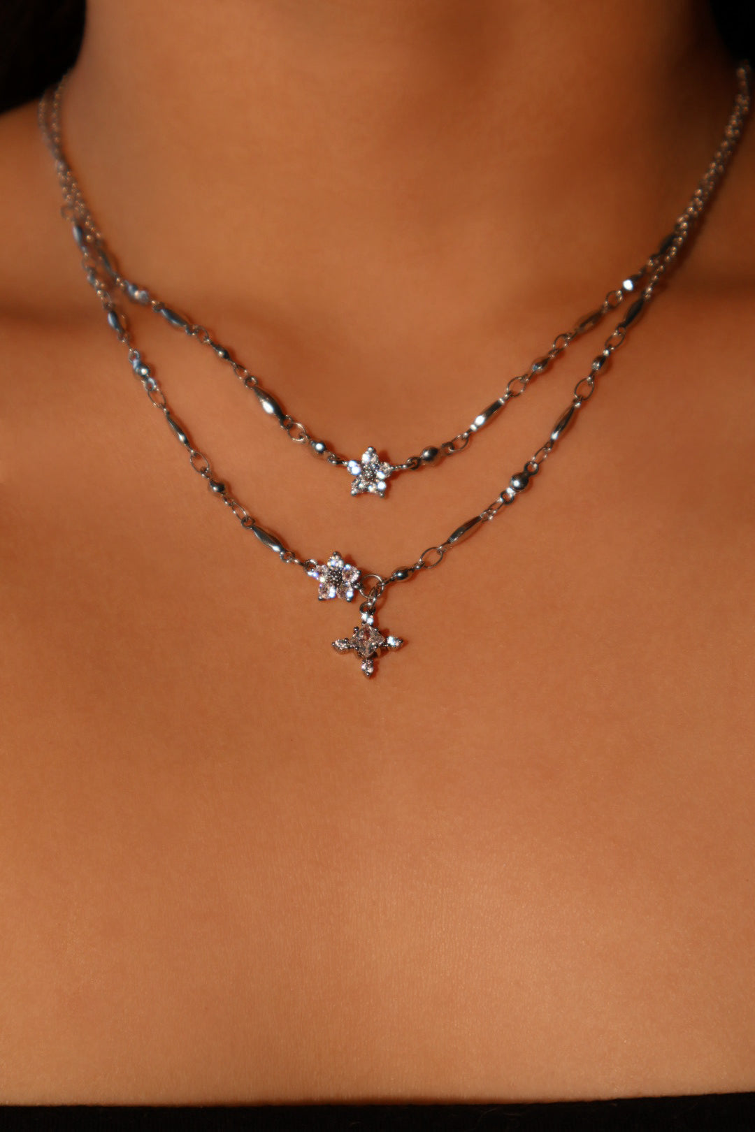 Elegant Platinum Chain — view 2