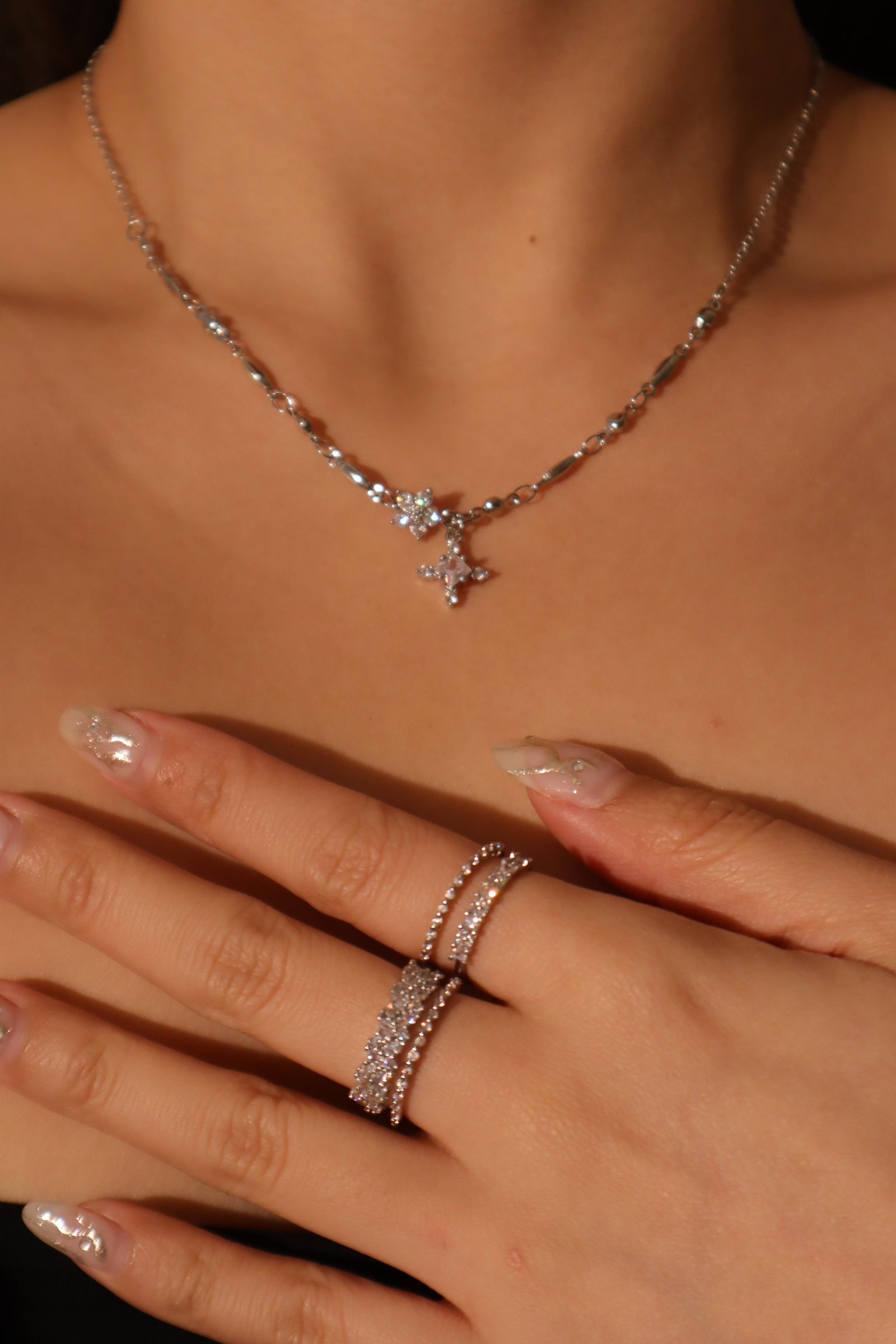Elegant Platinum Chain — view 4