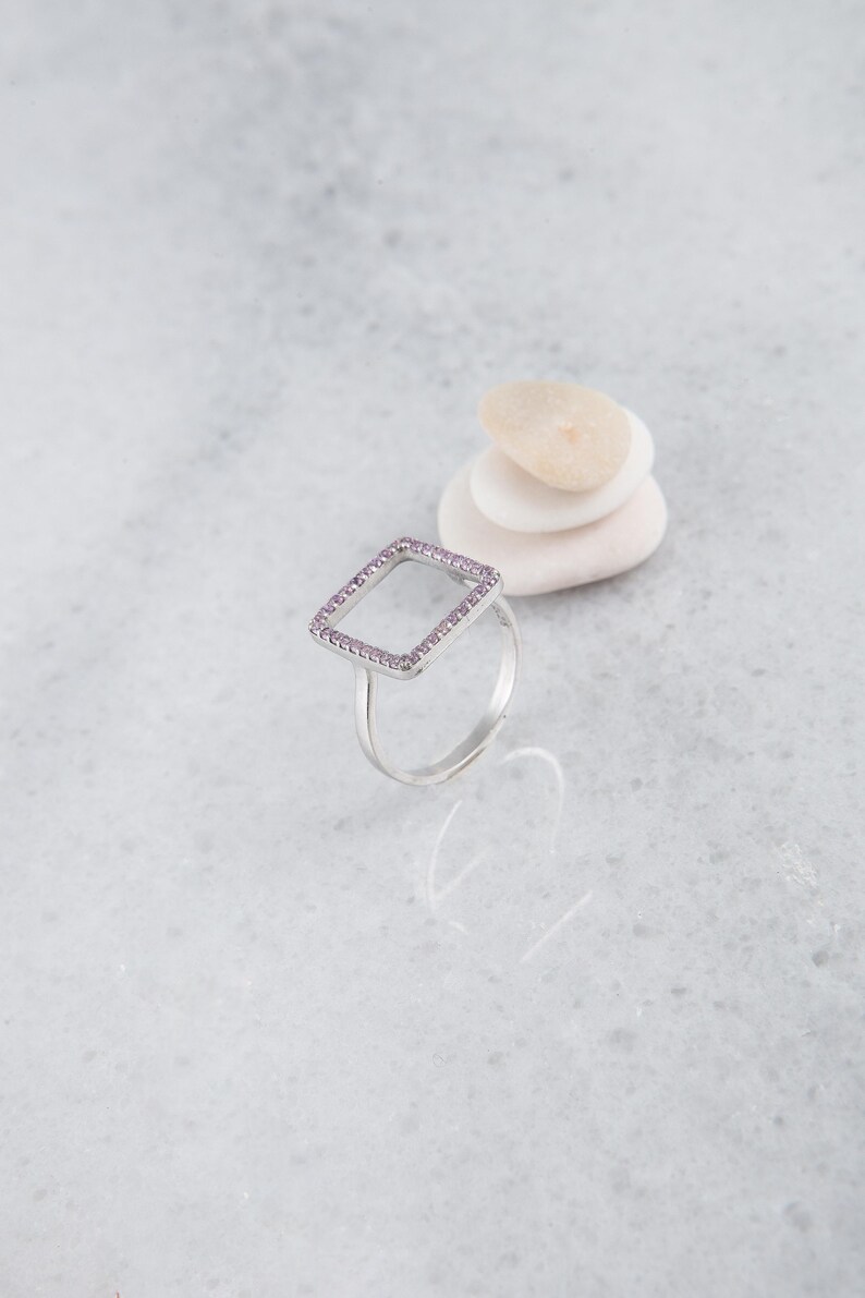 Minimal Geometric Ring — view 2