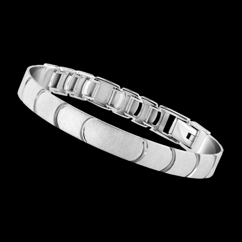 Modern Wristband — view 3
